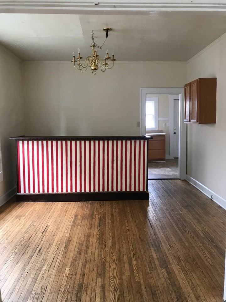 424 E 6th St - Photo 7 of 27