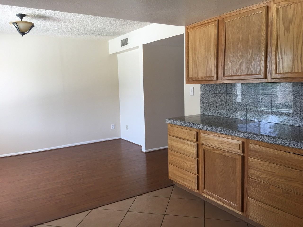 2131 E Palmcroft Dr - Photo 7 of 36