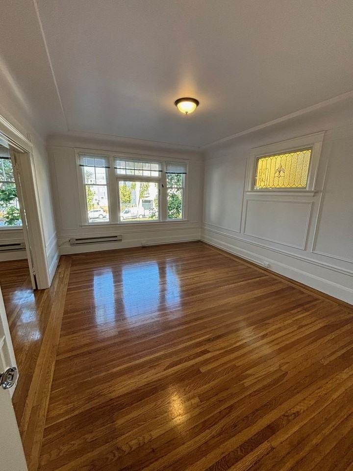 26122618 Van Ness Ave - Photo 3 of 7