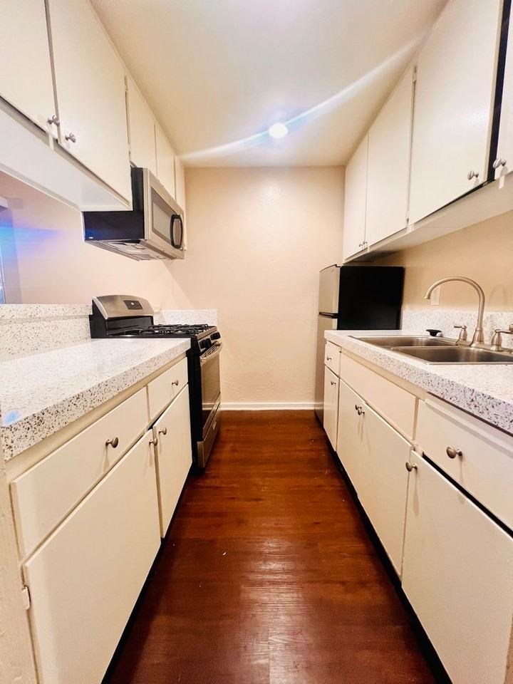 393 Hamilton St #R3 - Photo 7 of 23