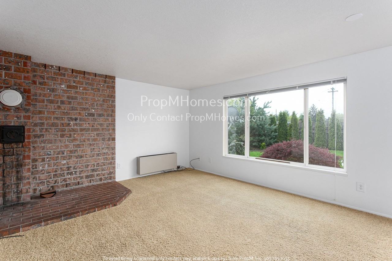 3250 Southeast 2nd Street - Photo 2 of 23