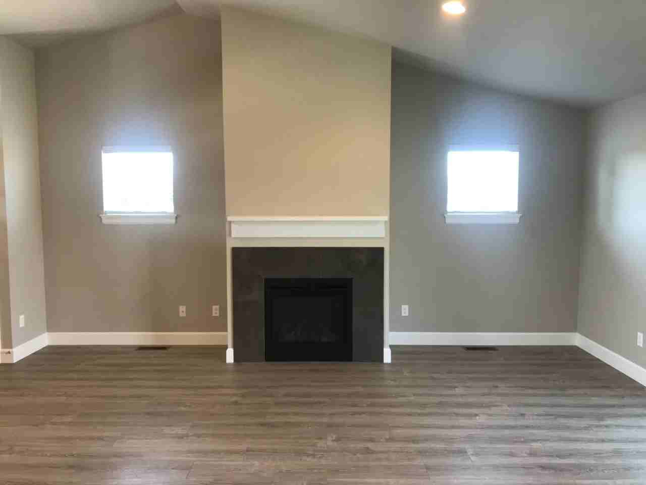 1643 Ne 5th St - Photo 2 of 15