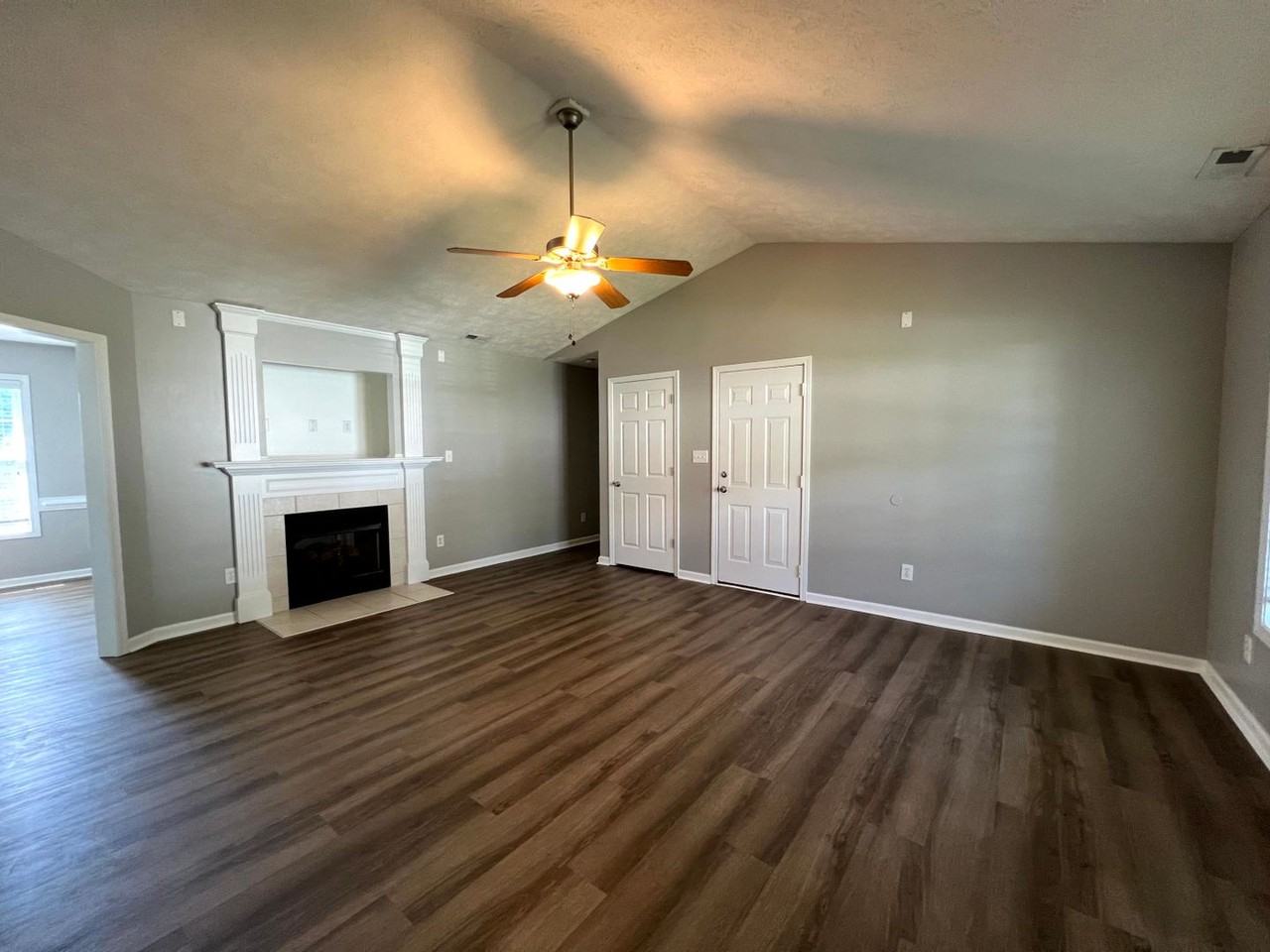 212 Sharpsburg Rd - Photo 2 of 16