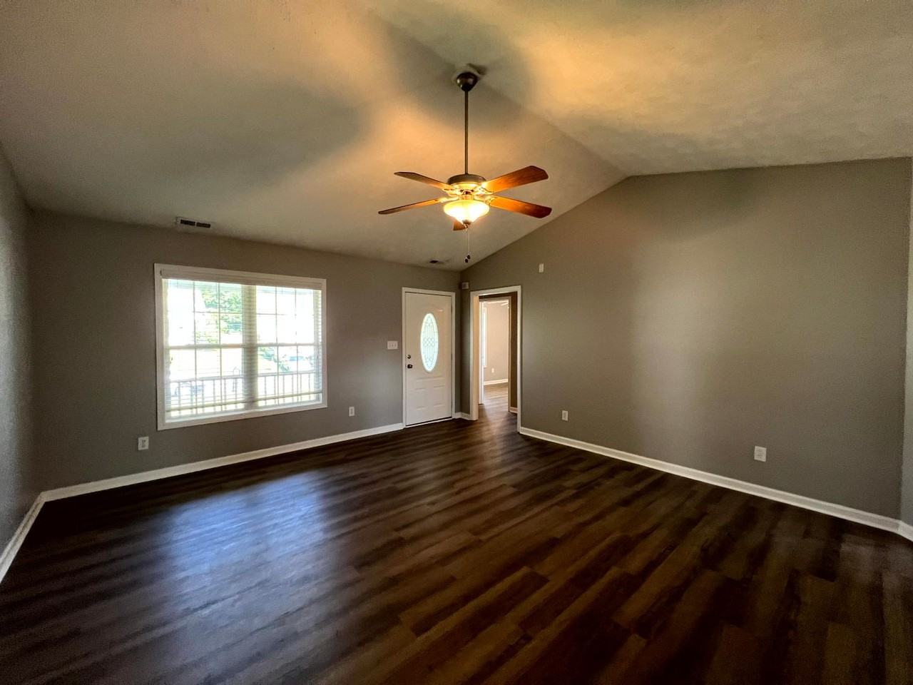 212 Sharpsburg Rd - Photo 3 of 16