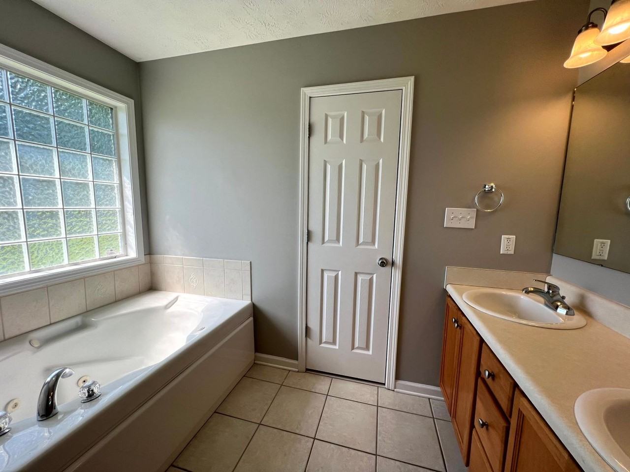 212 Sharpsburg Rd - Photo 7 of 16
