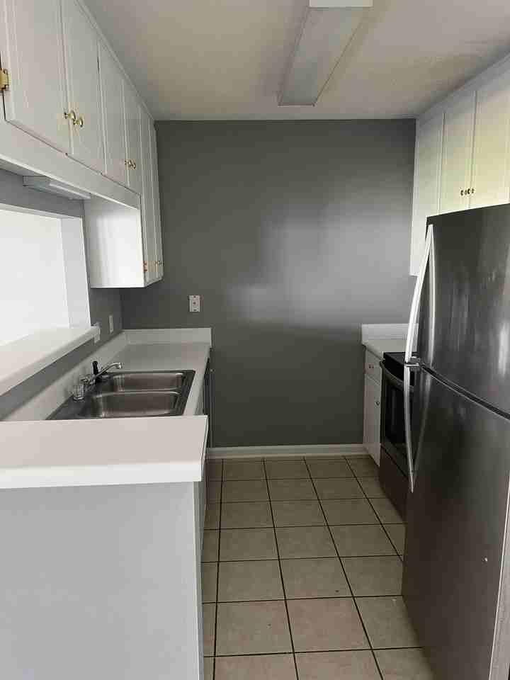 139 S Springview Dr - Photo 2 of 21