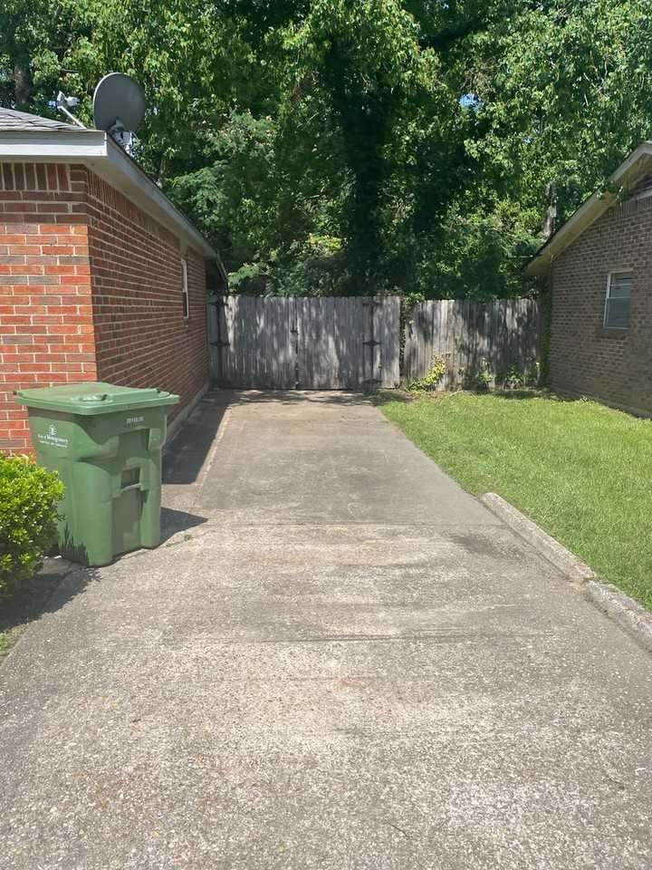 6459 Pinebrook Dr - Photo 2 of 16