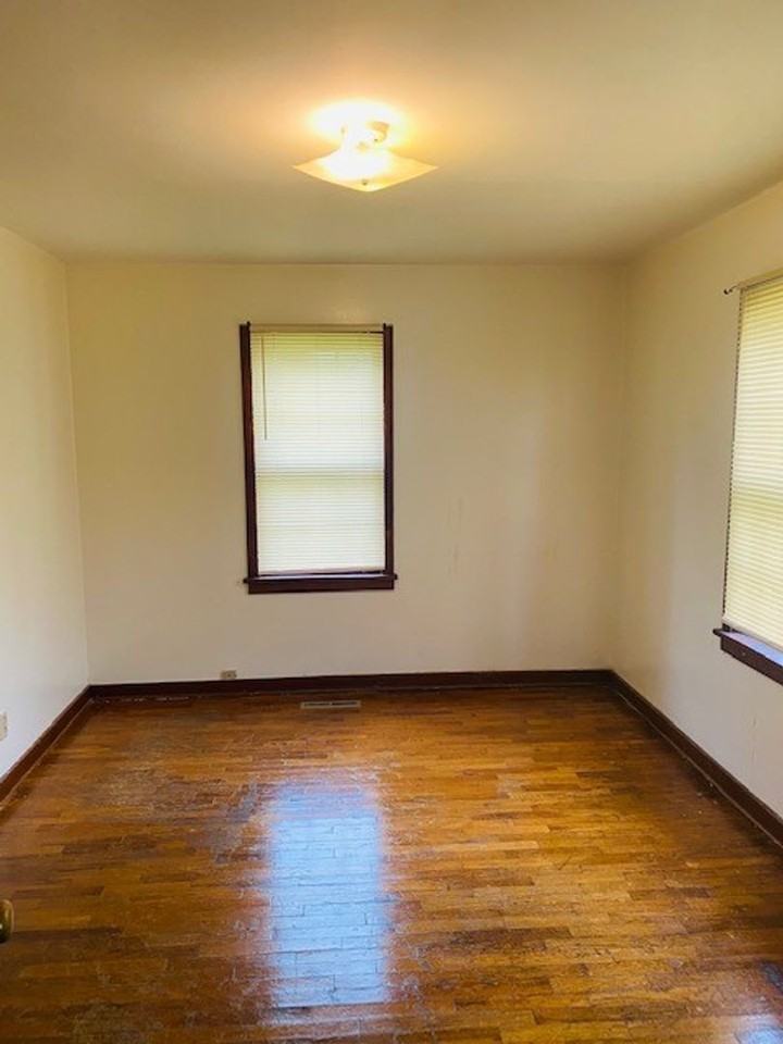 109 N Adams St - Photo 5 of 6