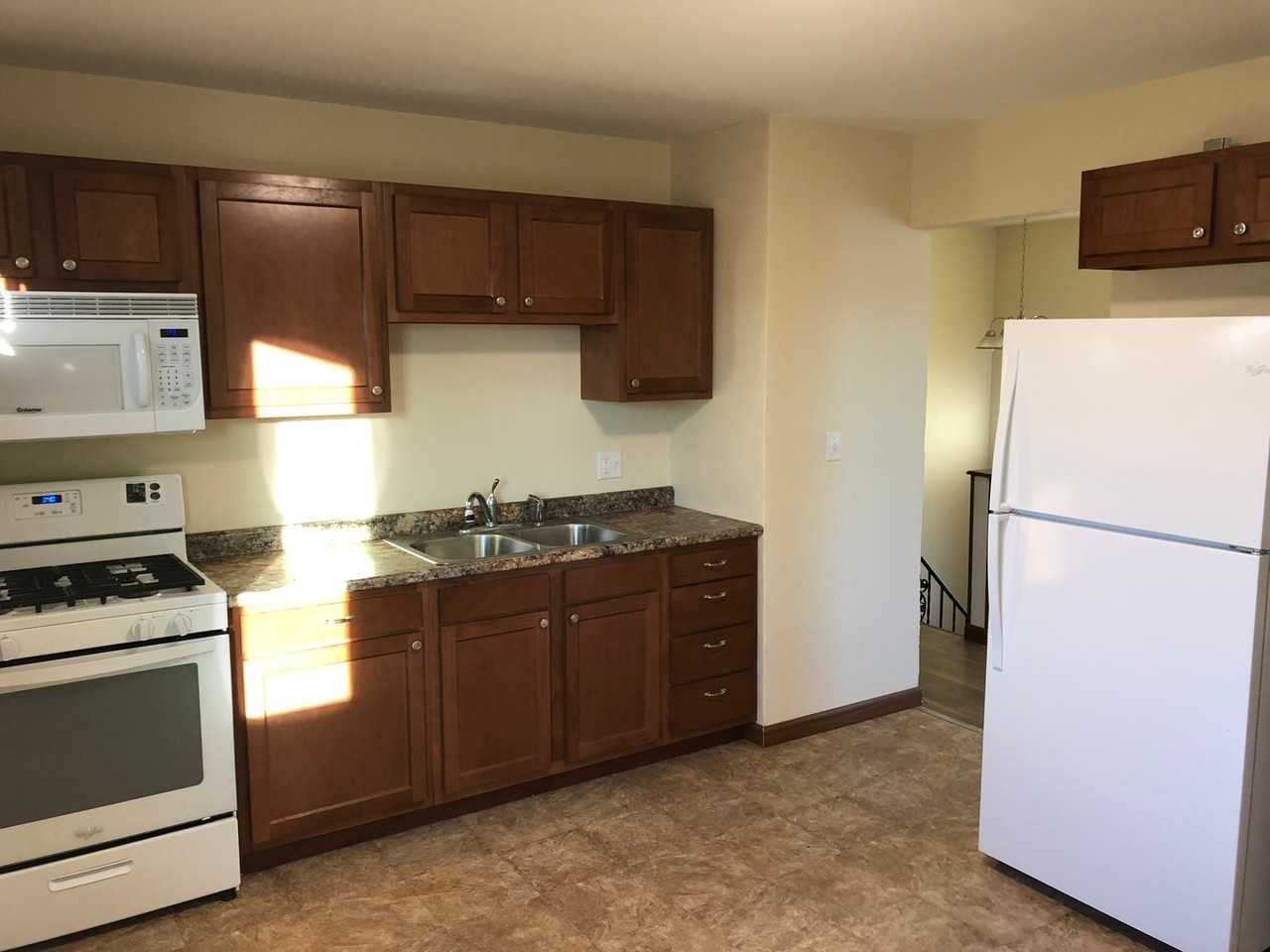 321 19th Avenue Ct W - Photo 2 of 14