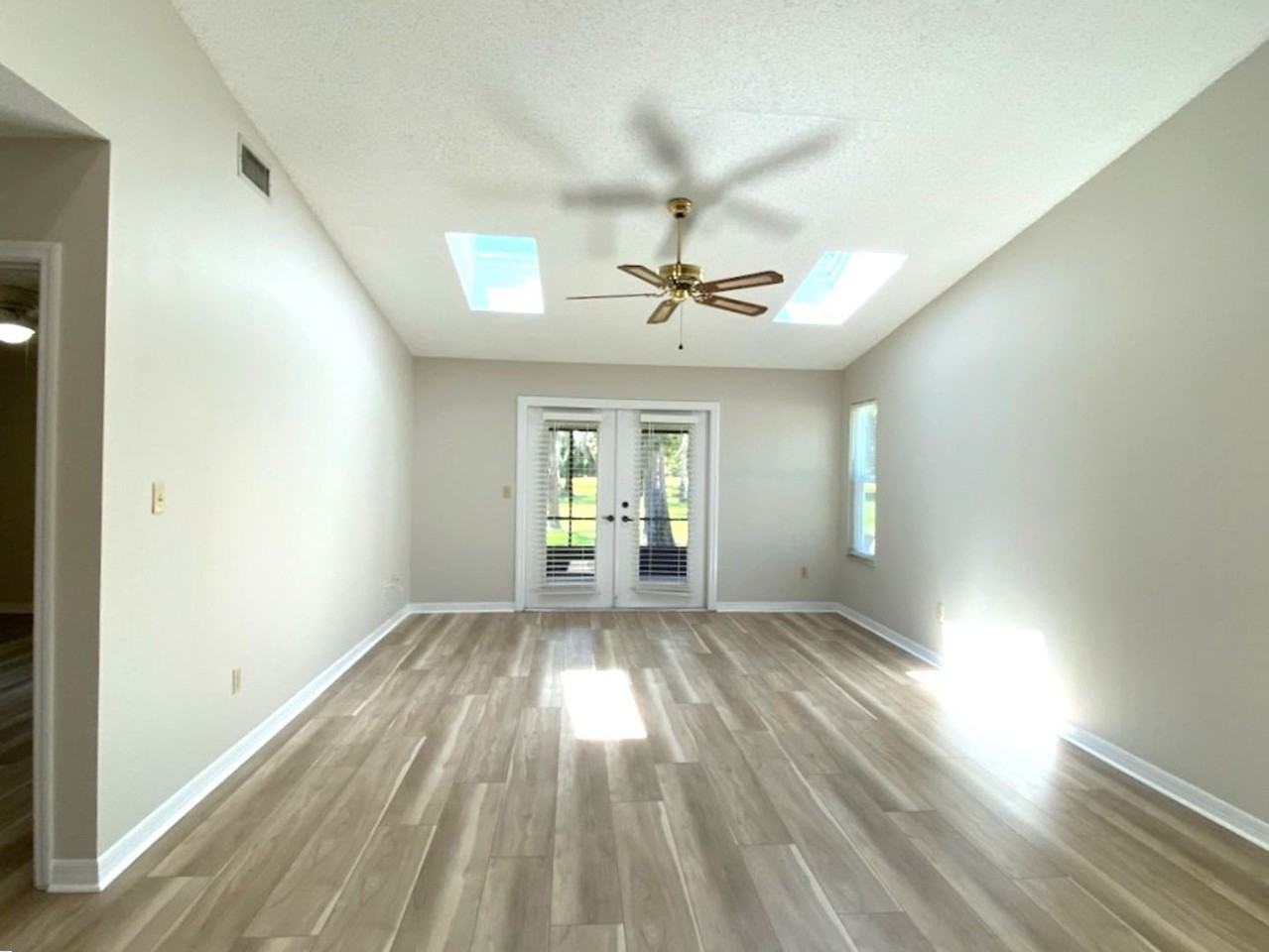 110 Bob White Ct - Photo 4 of 15