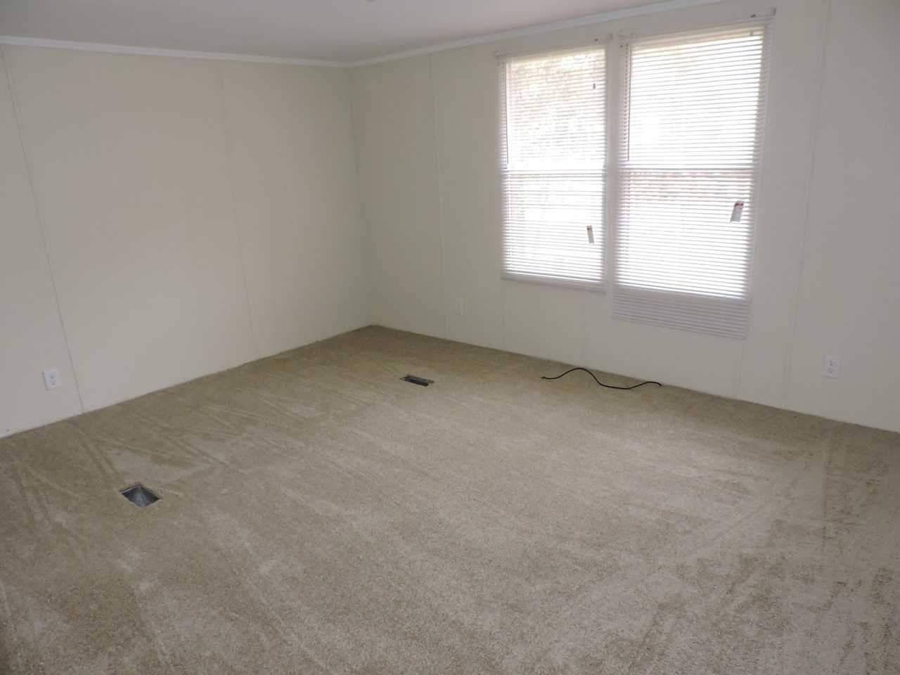 110 Fernwood Dr - Photo 2 of 13