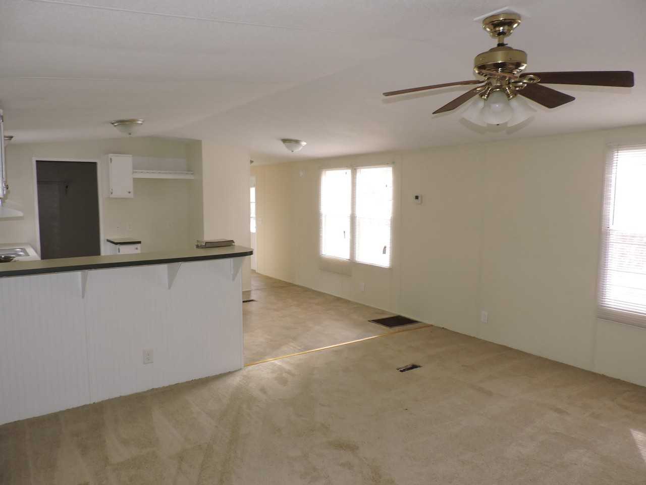 110 Fernwood Dr - Photo 3 of 13