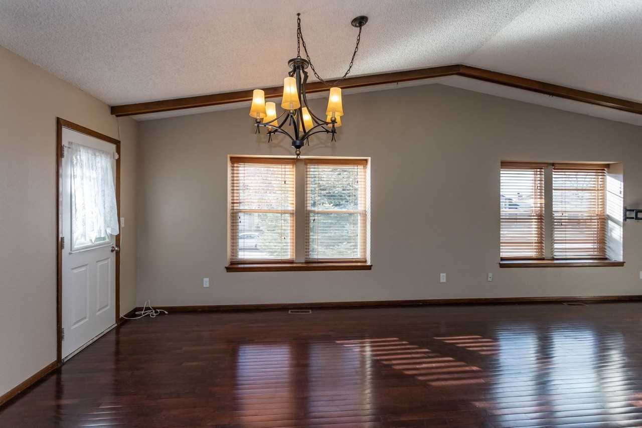 7673 Safari Cir - Photo 7 of 37