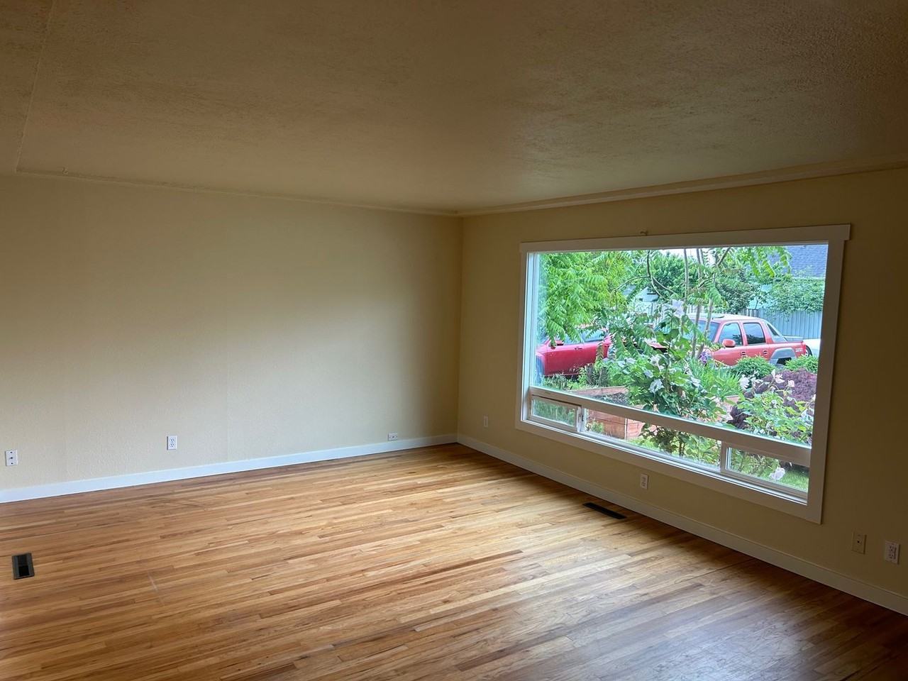 2131 Ne 117th Ave - Photo 4 of 18