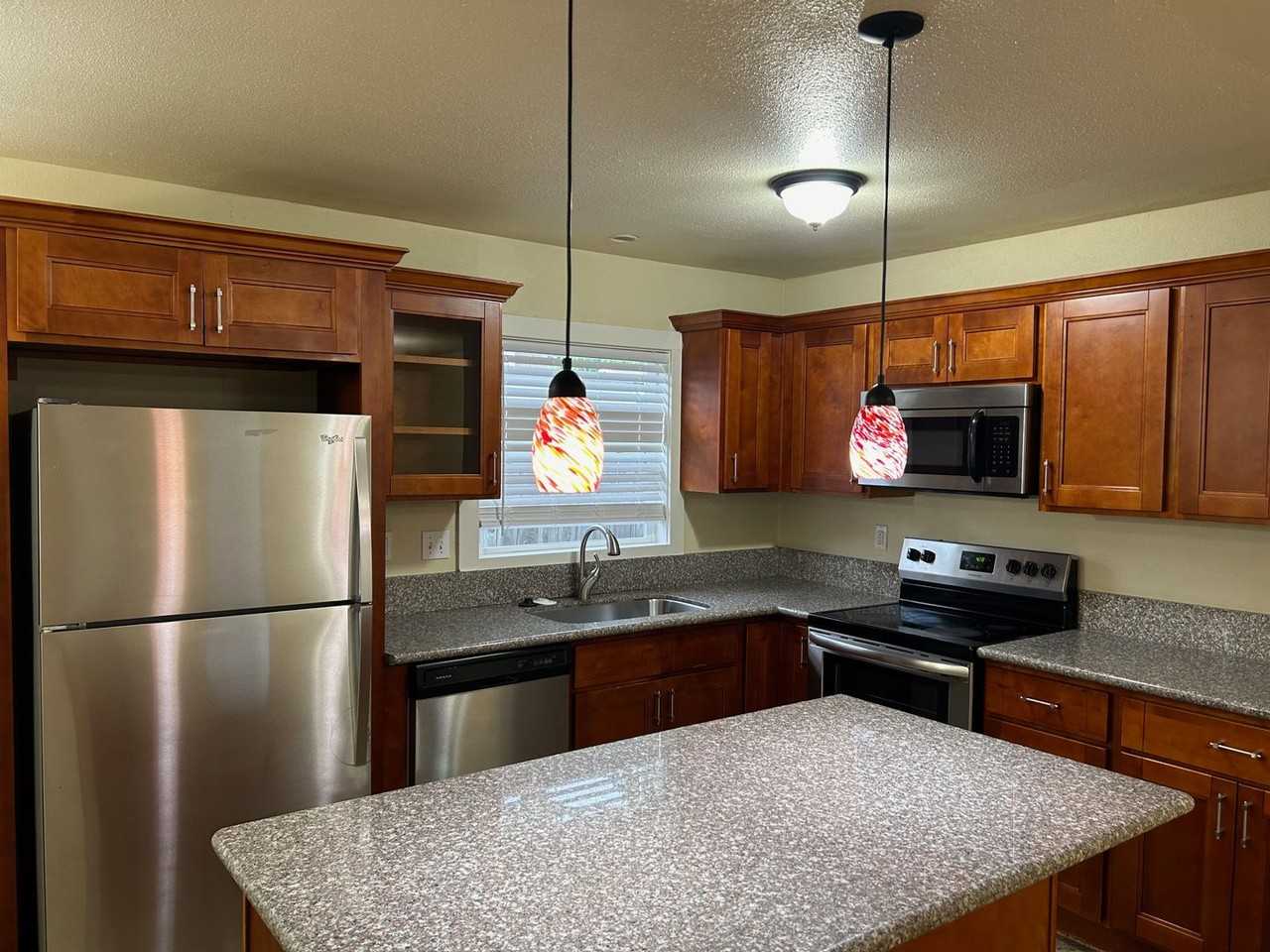 2131 Ne 117th Ave - Photo 5 of 18