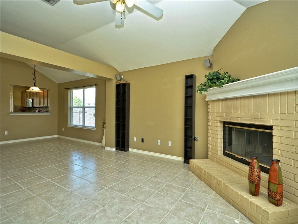 2321 Beckwood Trl - Photo 2 of 17