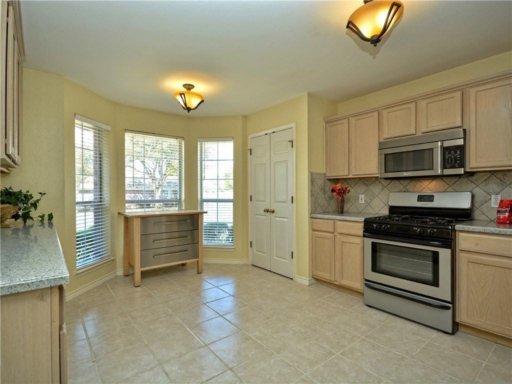 2321 Beckwood Trl - Photo 5 of 17