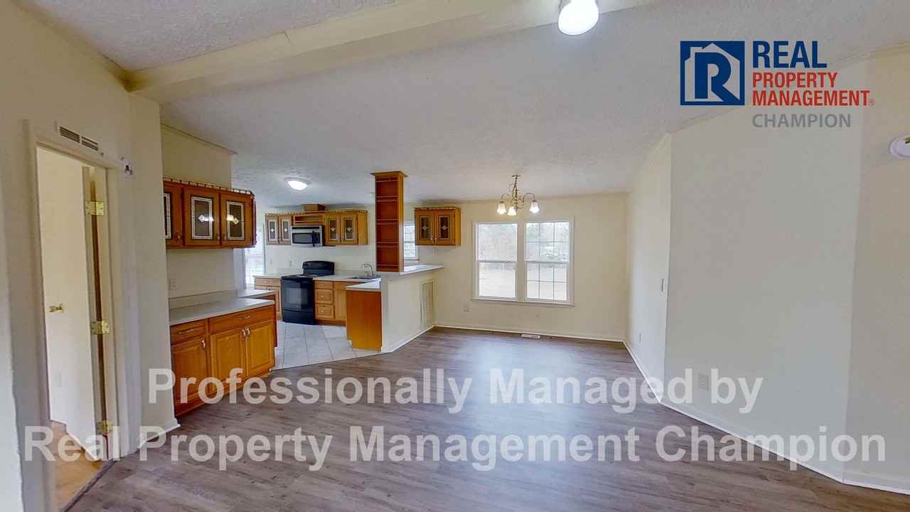 1634 Chadwick Landing Dr Sw - Photo 2 of 22