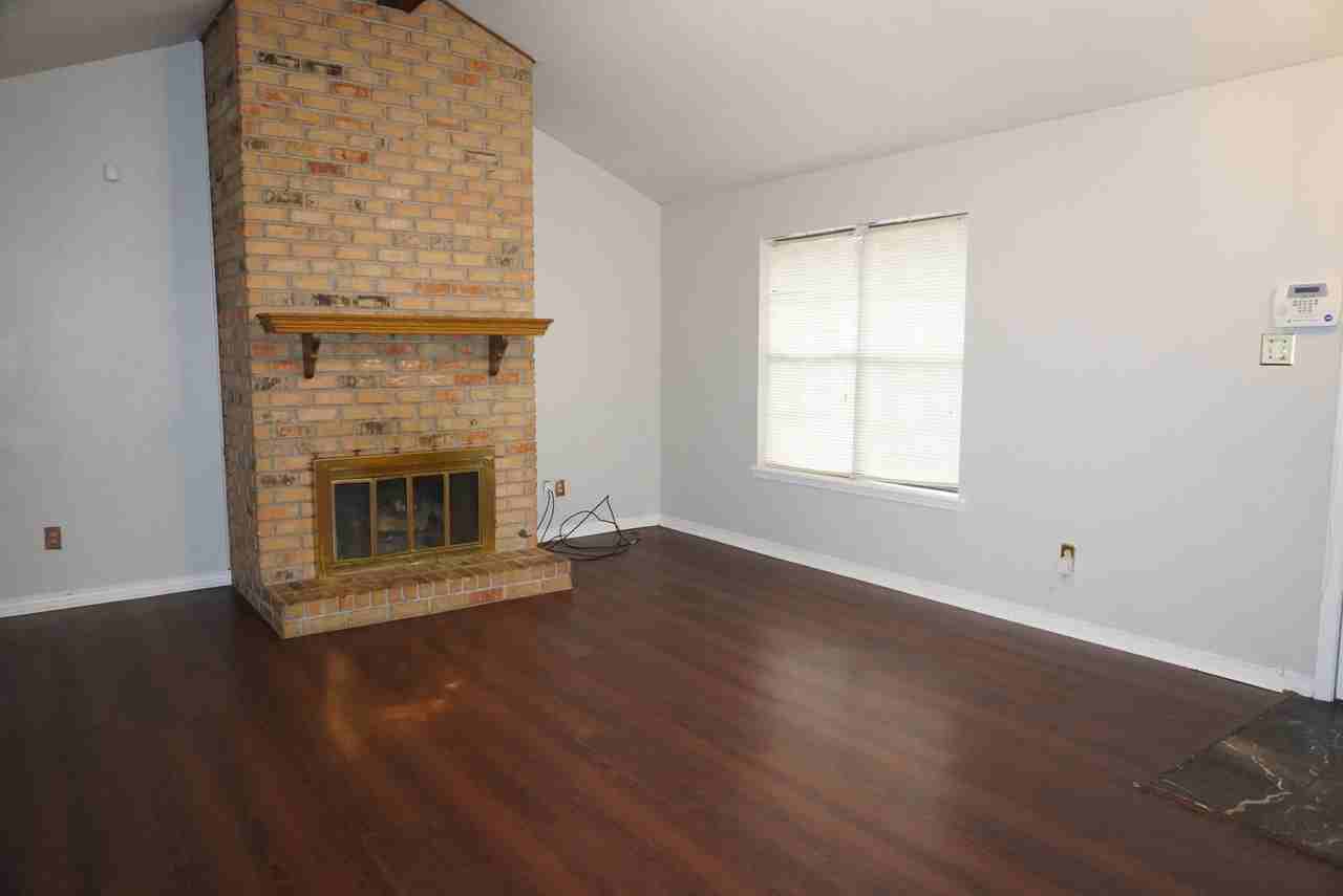 9005 Cedar Hill Ln - Photo 2 of 12