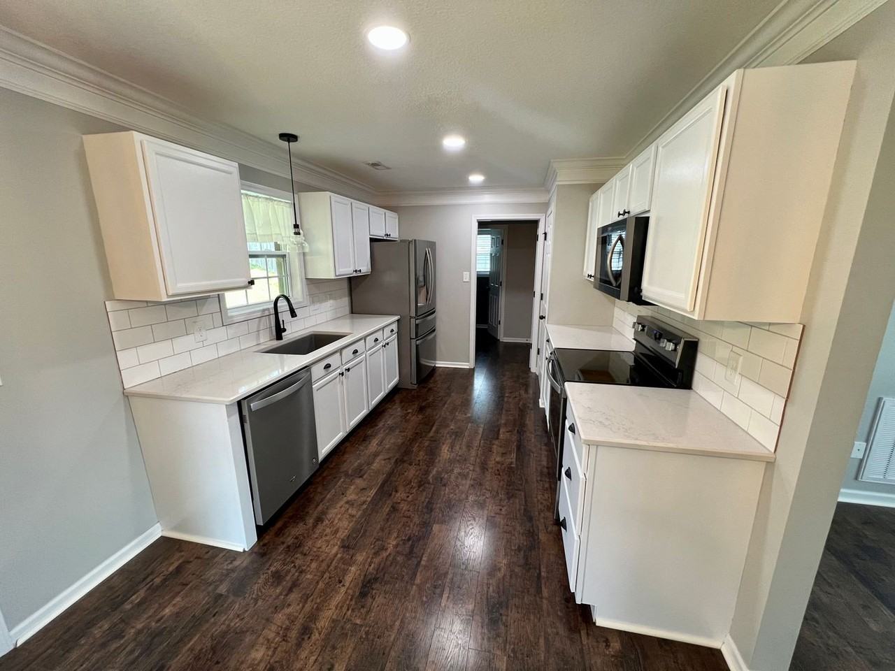 8425 Bowsong Ln - Photo 4 of 19