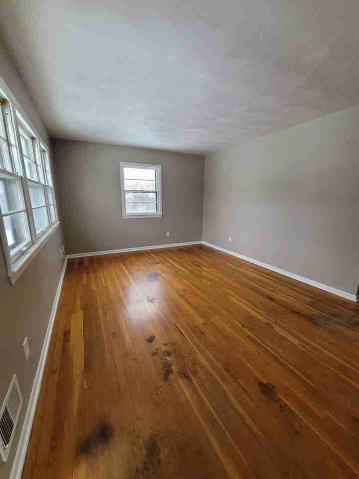 4934 N 57th Ave - Photo 2 of 9