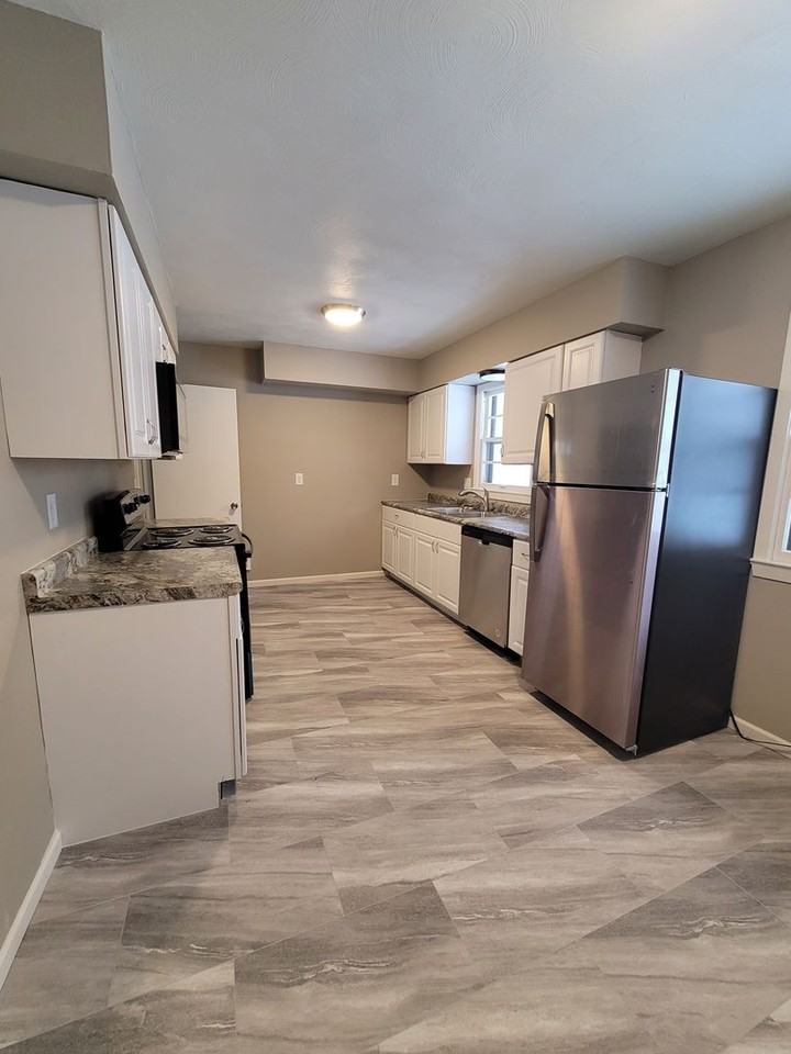 4934 N 57th Ave - Photo 3 of 9