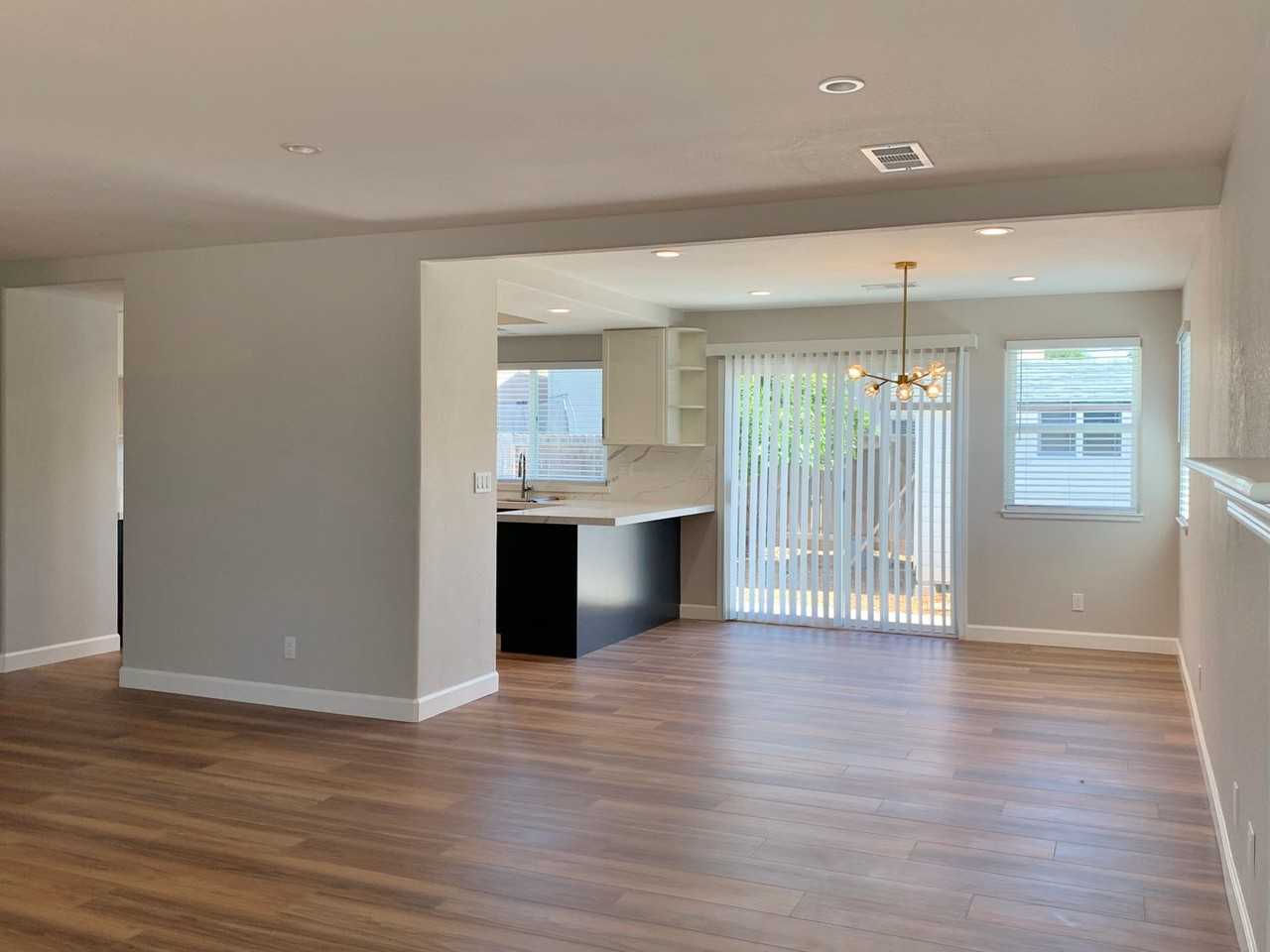 900 Apricot Ln - Photo 2 of 21