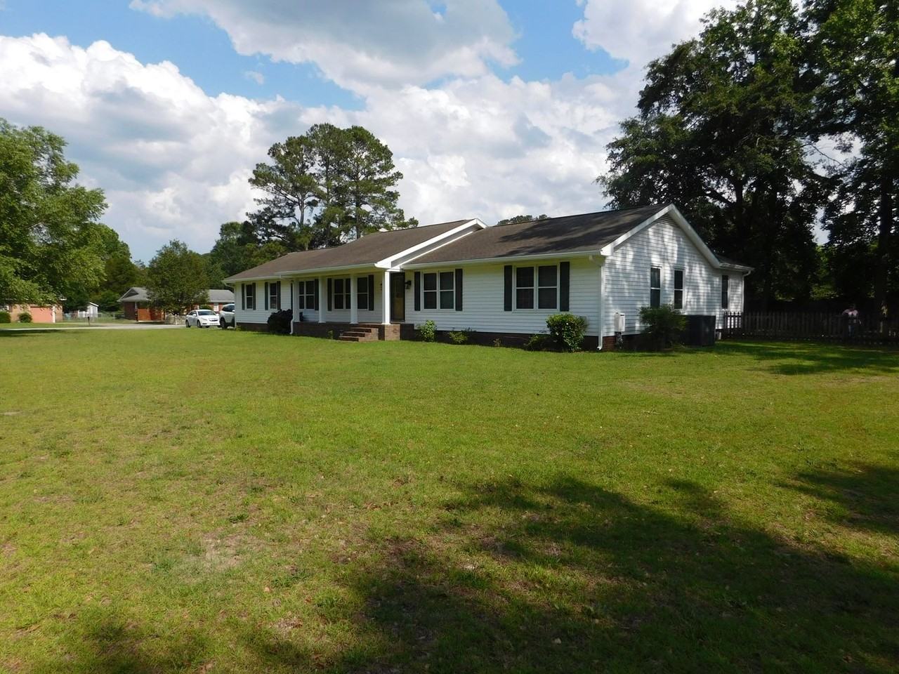 3701 Lavenham Rd - Photo 3 of 44