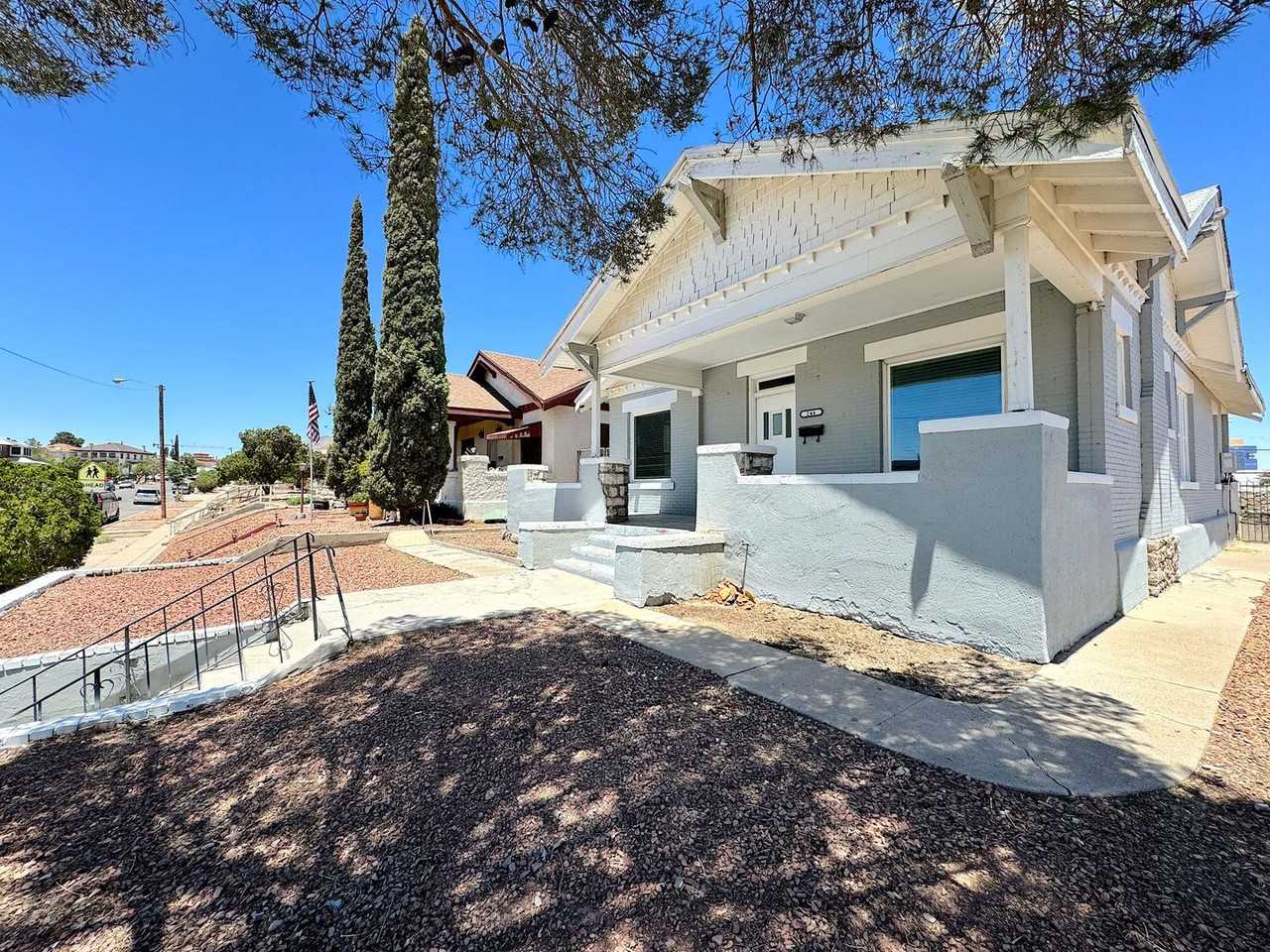 246 Porfirio Diaz St - Photo 2 of 22