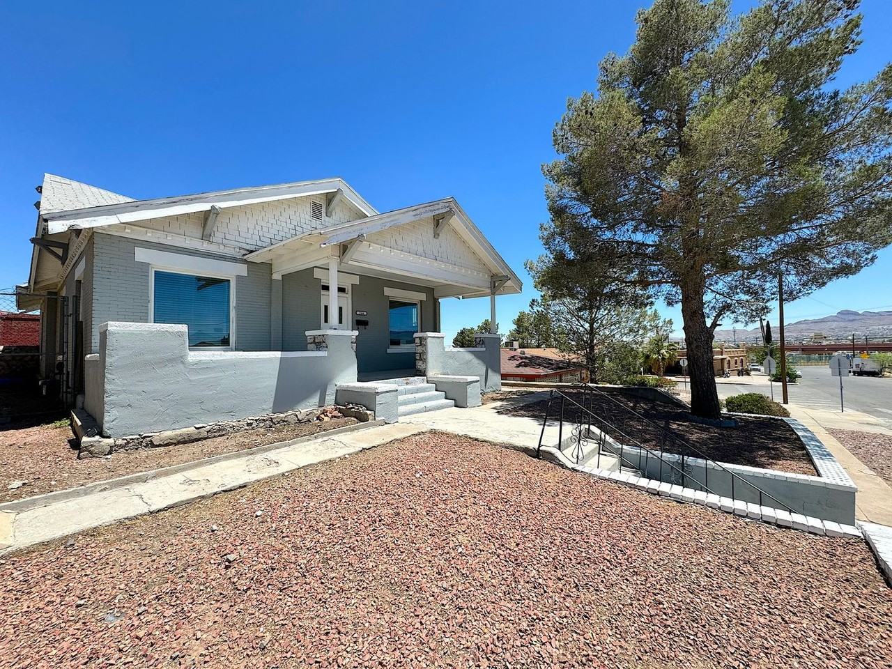246 Porfirio Diaz St - Photo 3 of 22
