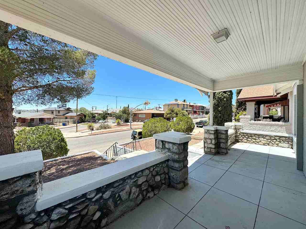 246 Porfirio Diaz St - Photo 4 of 22