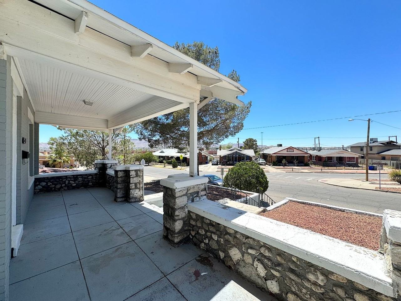 246 Porfirio Diaz St - Photo 5 of 22