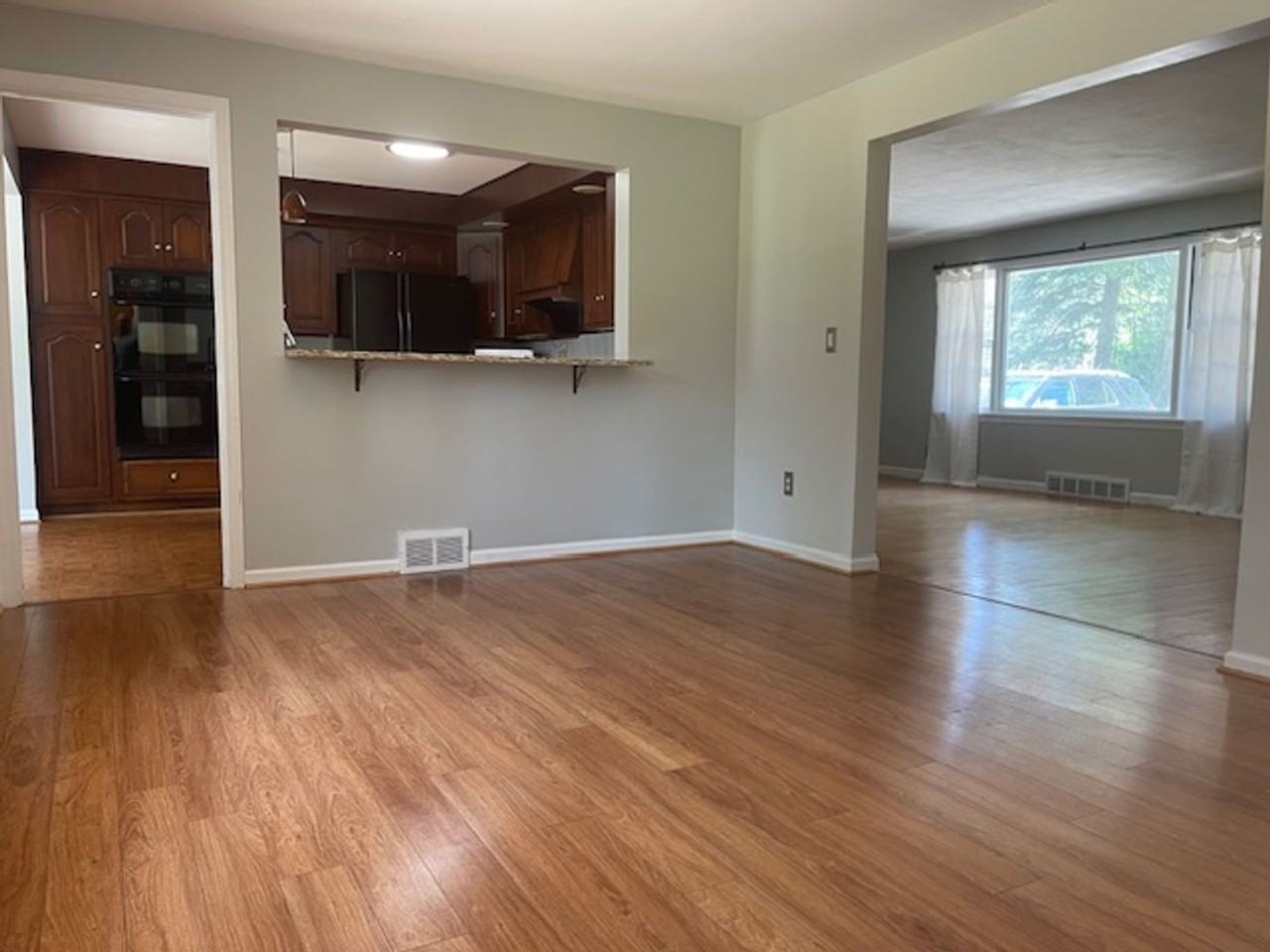 223 Fairport Rd - Photo 3 of 33