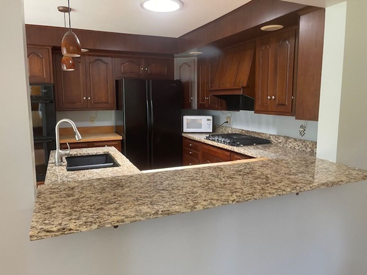 223 Fairport Rd - Photo 4 of 33