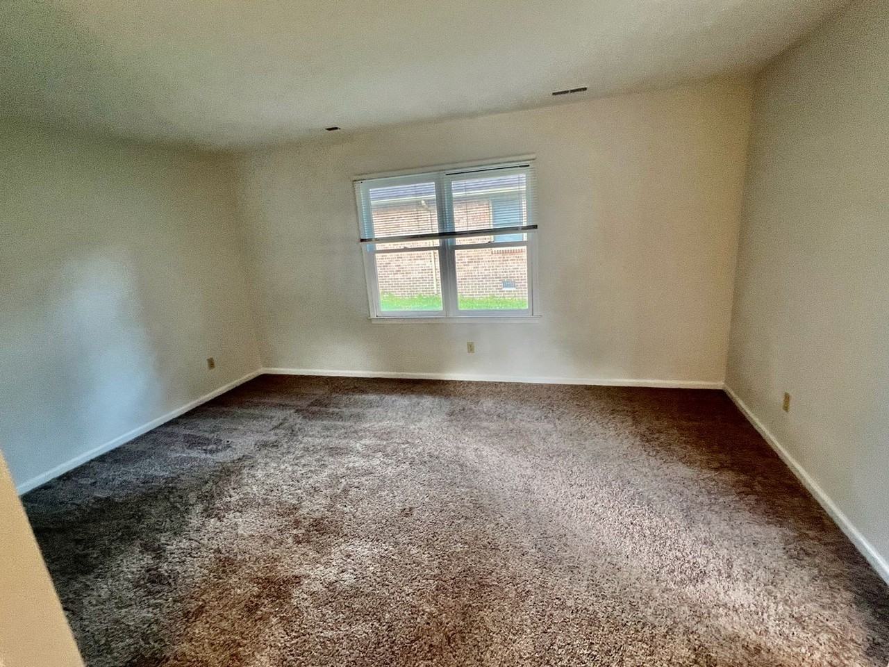 103 N Thalia Rd - Photo 4 of 17