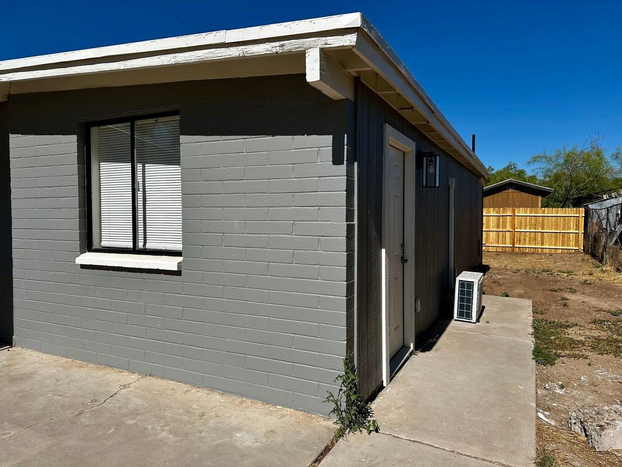 1035 S 3rd St #B - Photo 3 of 13