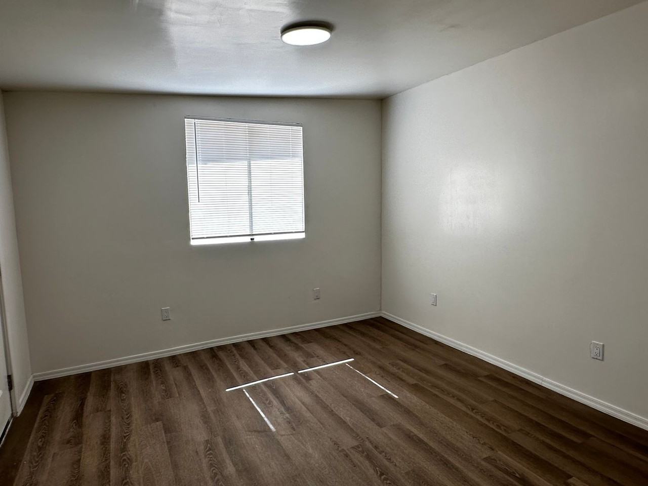 1035 S 3rd St #B - Photo 7 of 13