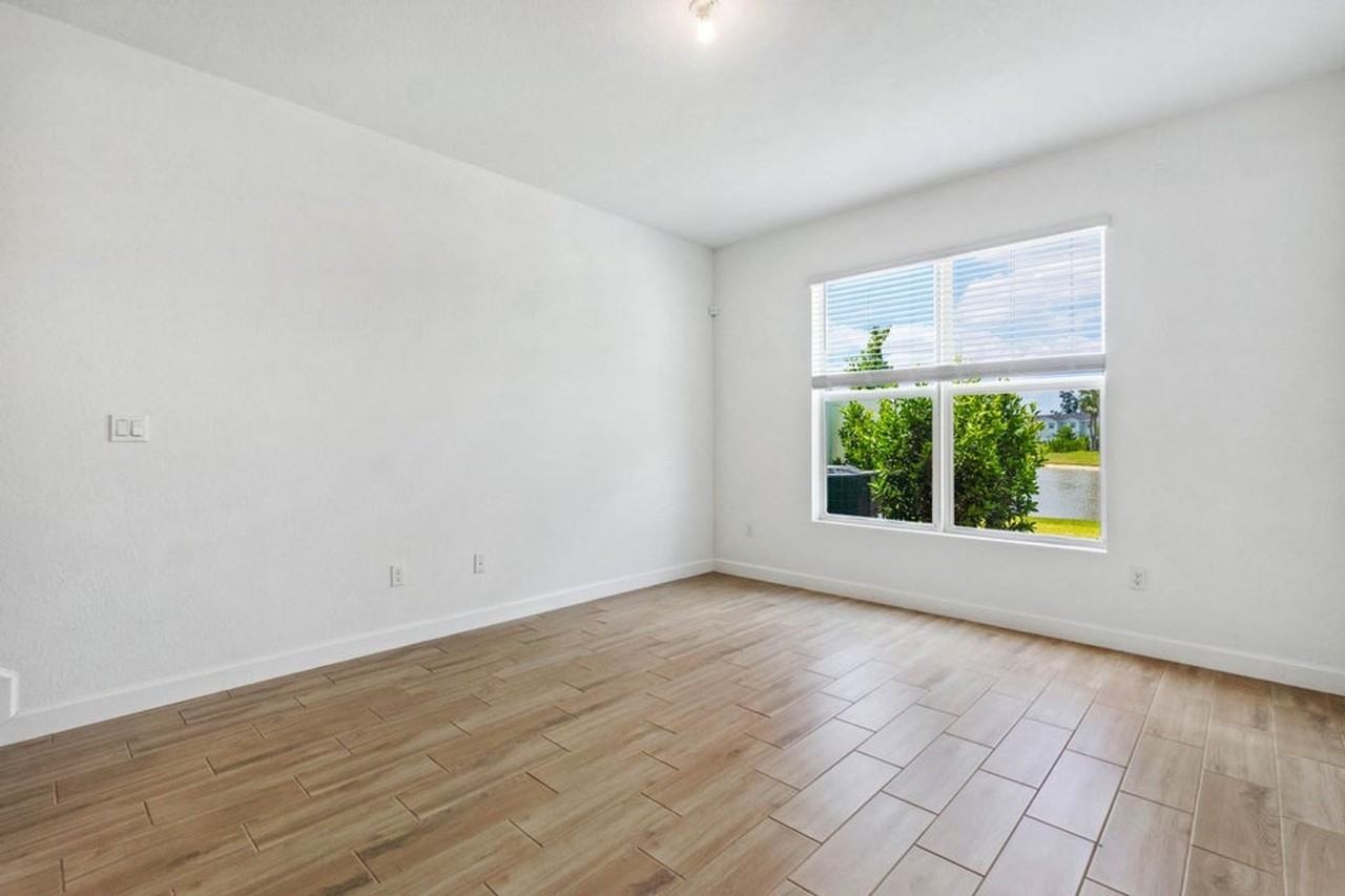 4159 Lagoon Shore Dr - Photo 7 of 32