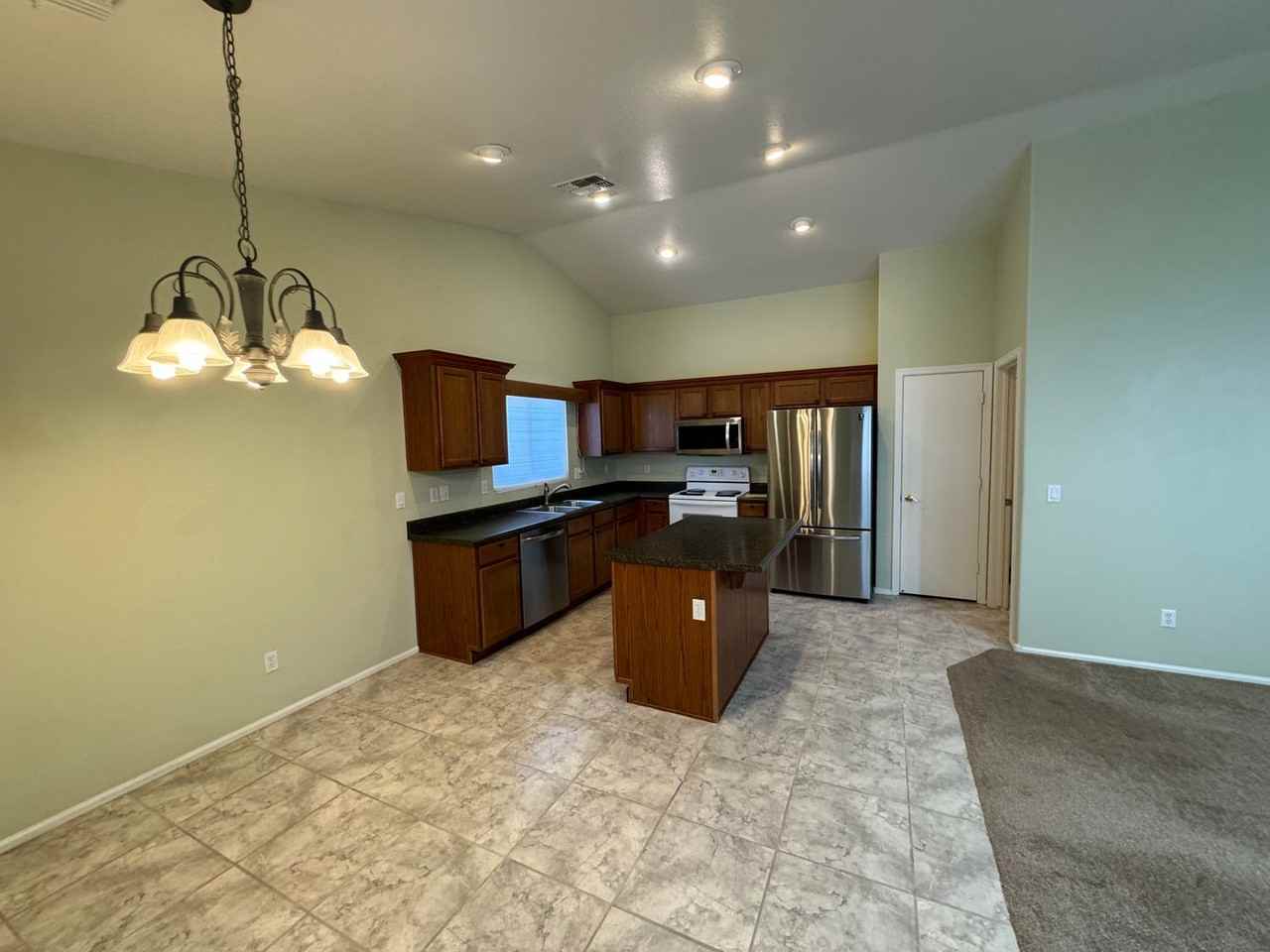 39610 N Cumberland Dr - Photo 6 of 19