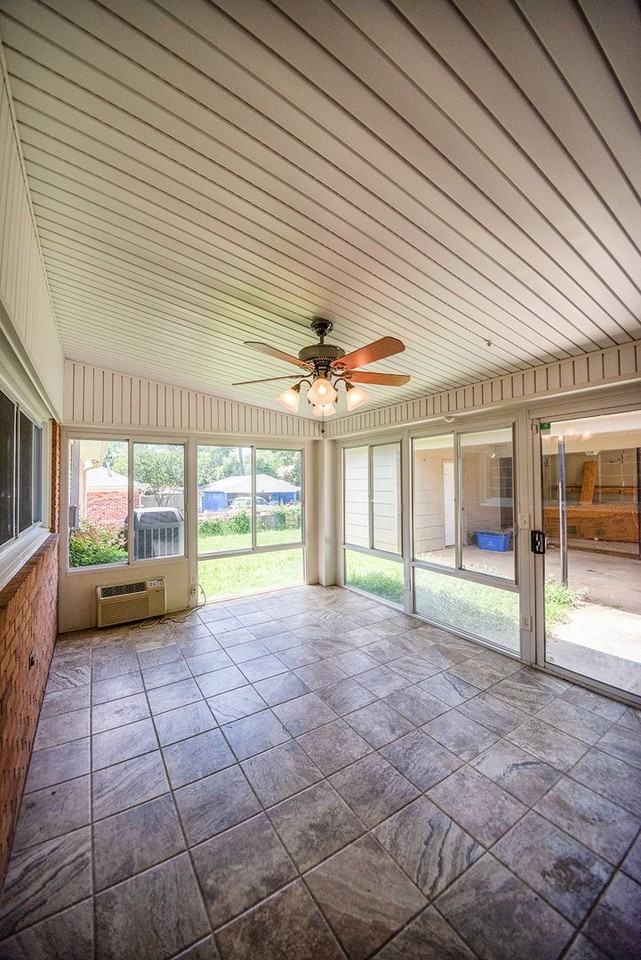 2227 Lancelot Pl - Photo 2 of 25