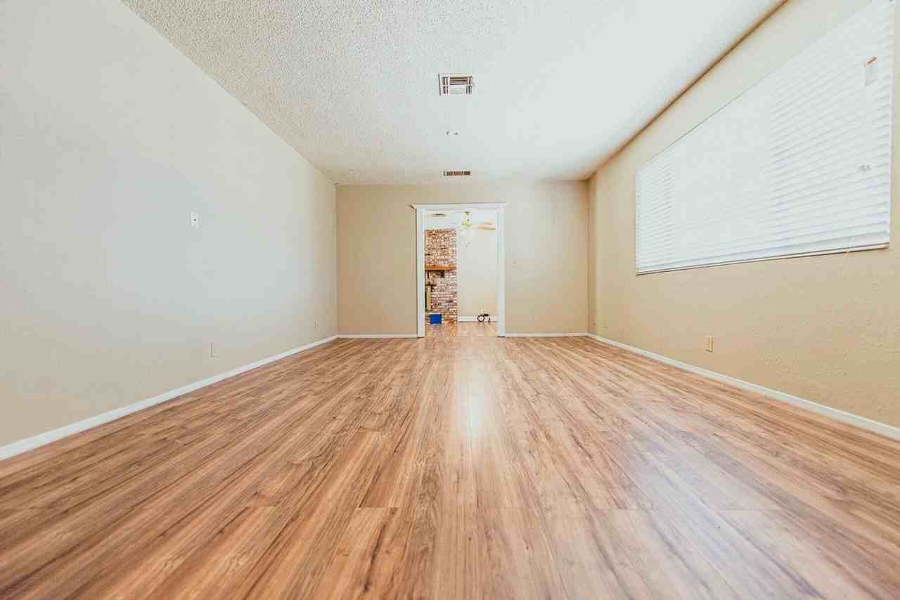 18288 Ave 304 - Photo 2 of 14