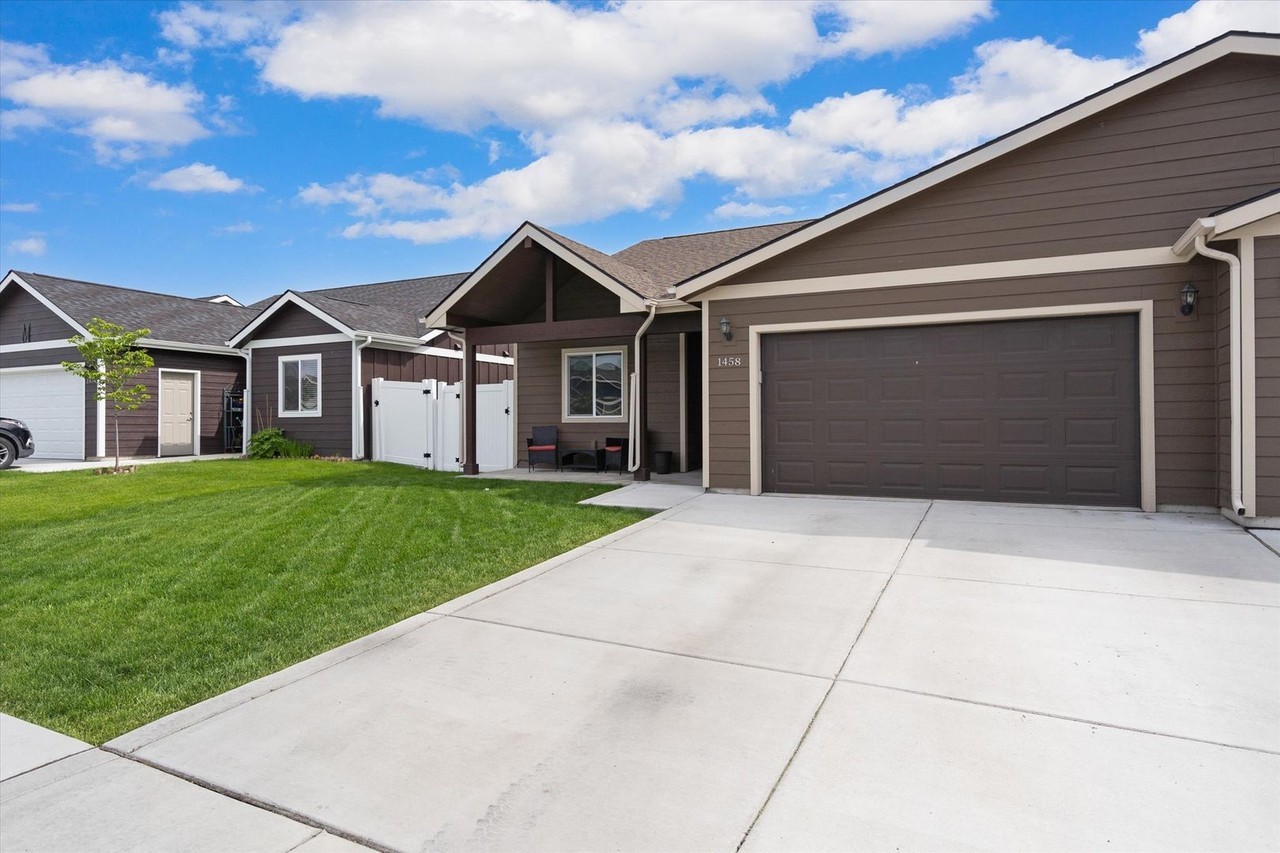 1458 Destiny Ln - Photo 2 of 24