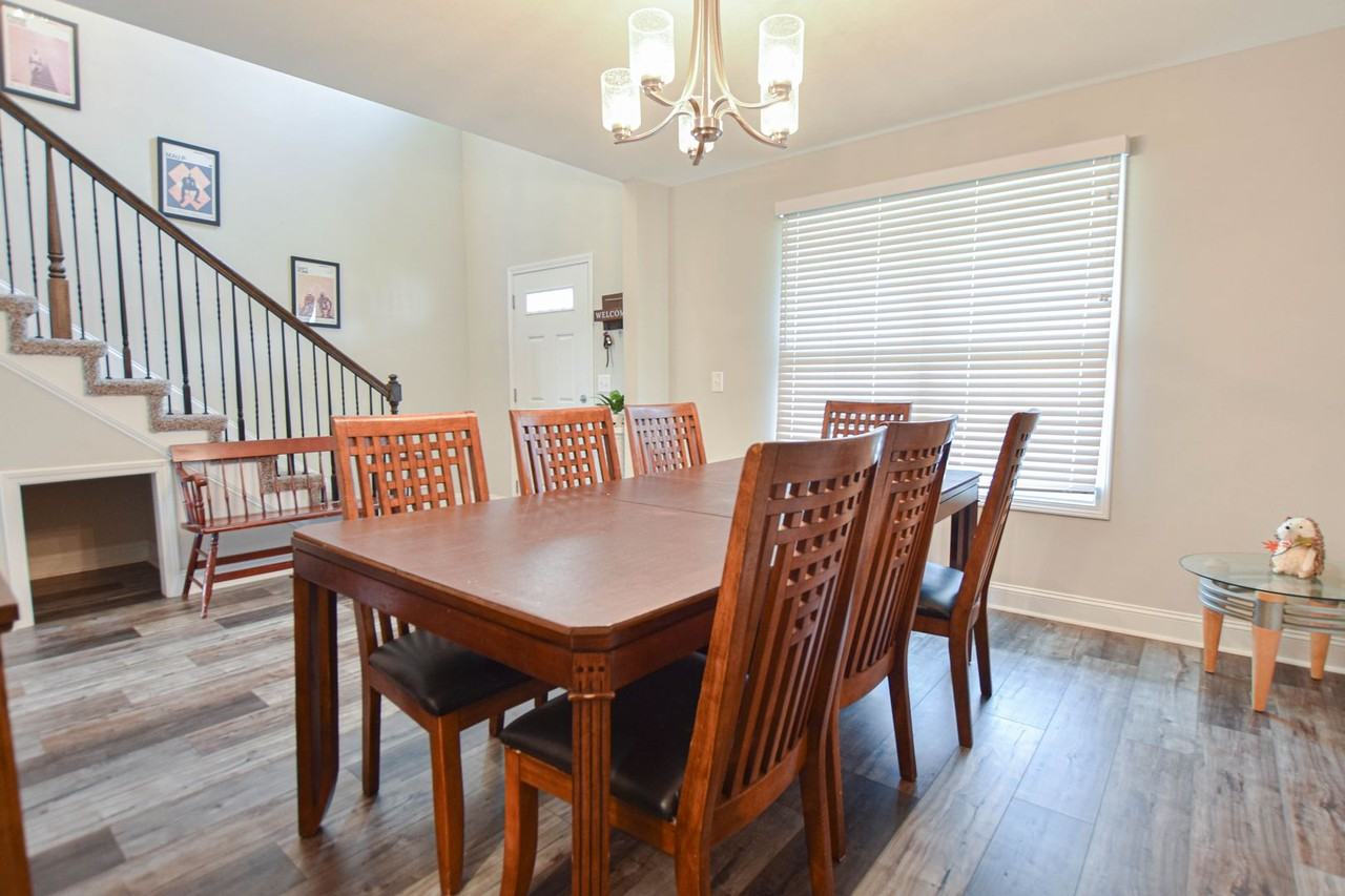 436 Kinslow Ct - Photo 3 of 17