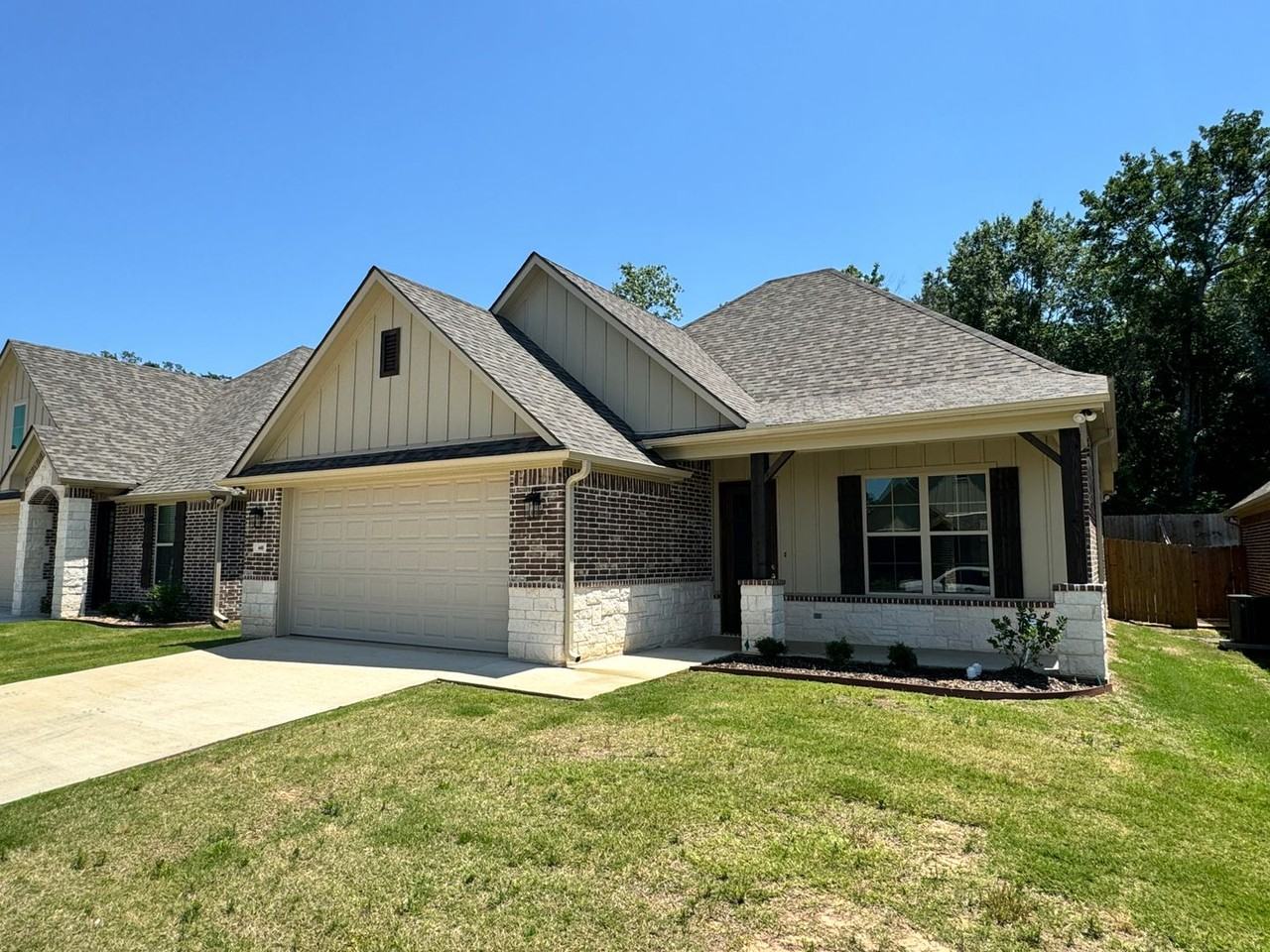 448 Preston Ridge Dr - Photo 2 of 33