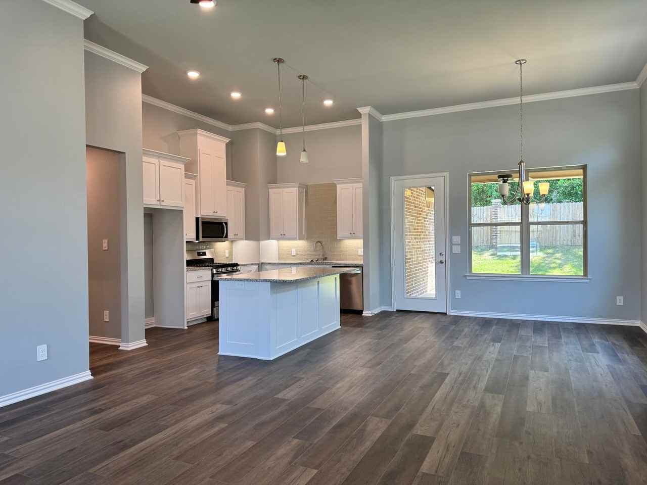 448 Preston Ridge Dr - Photo 3 of 33