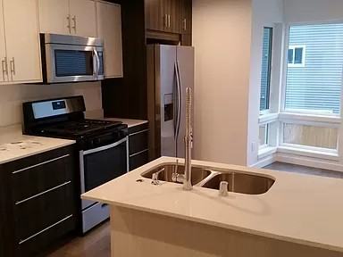 7526 43rd Avenue South - Photo 3 of 10