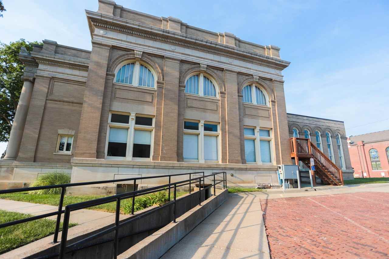 601 S 5th St #101 - Photo 3 of 6