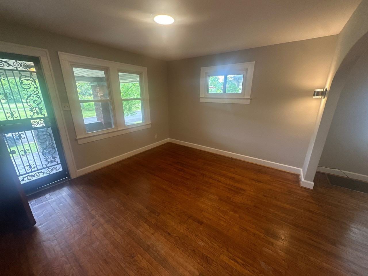 2227 E Riverside Dr #2227 - Photo 3 of 19