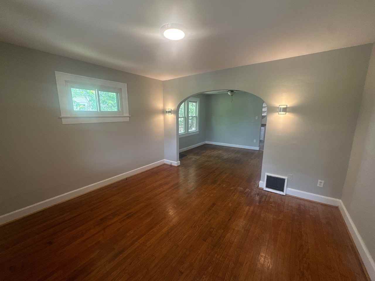 2227 E Riverside Dr #2227 - Photo 5 of 19