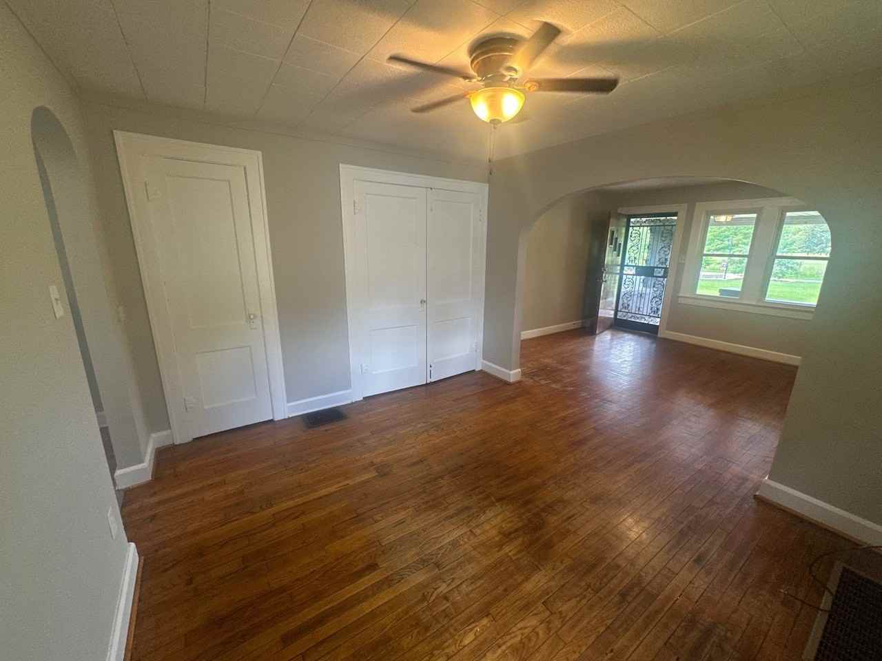 2227 E Riverside Dr #2227 - Photo 7 of 19
